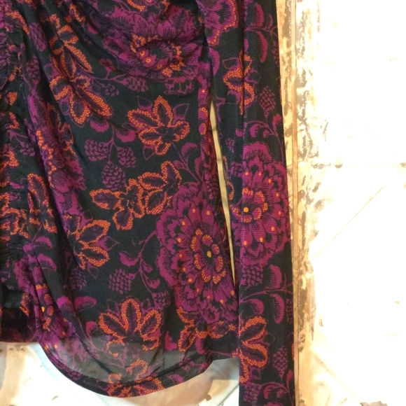 Jane and Delancey Dark Whimsical Floral Black/Red Gathered Front Sheer Top XL - Picture 8 of 11